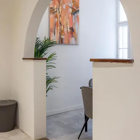 Spacious Vintage For 12ppl Apartman *