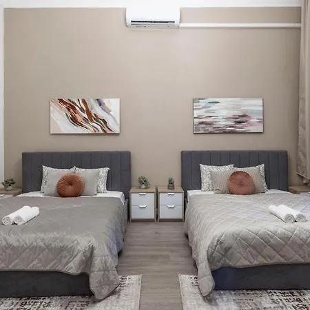 Spacious Vintage For 12ppl Budapeste