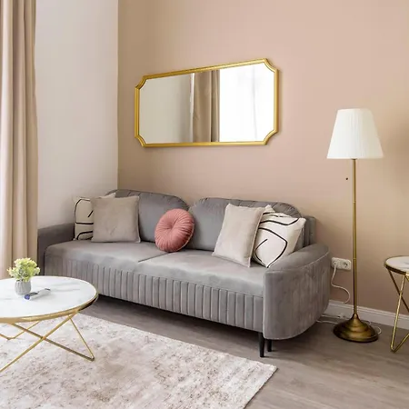 Spacious Vintage For 12ppl Апартаменты