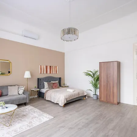 Appartement Spacious Vintage For 12ppl Boedapest