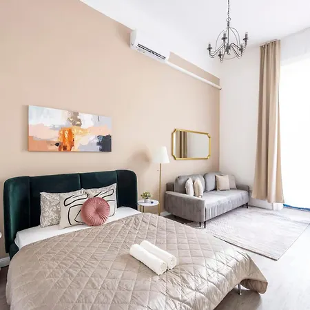 Spacious Vintage For 12ppl * Boedapest
